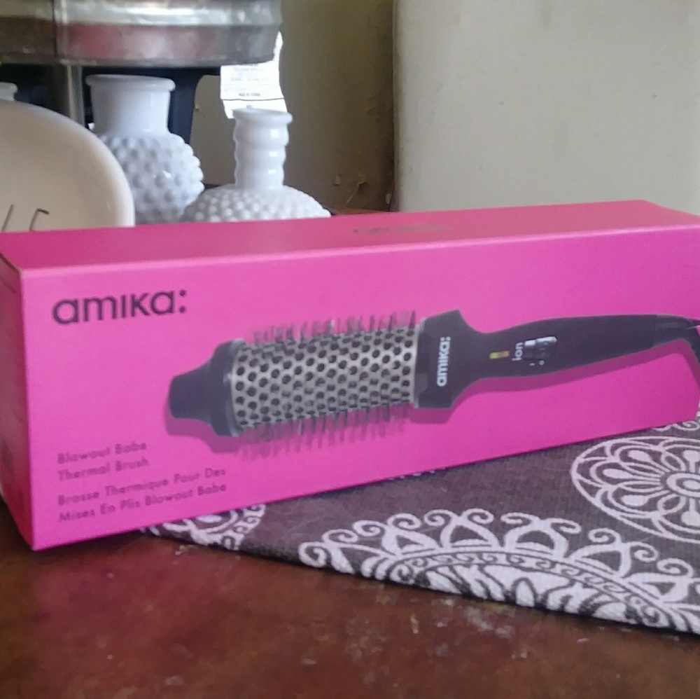 Amika Blowout Babe Thermal Brush